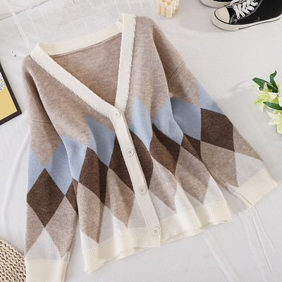 Női kardigán gombokkal és spitz nyakkivágással - többféle színben