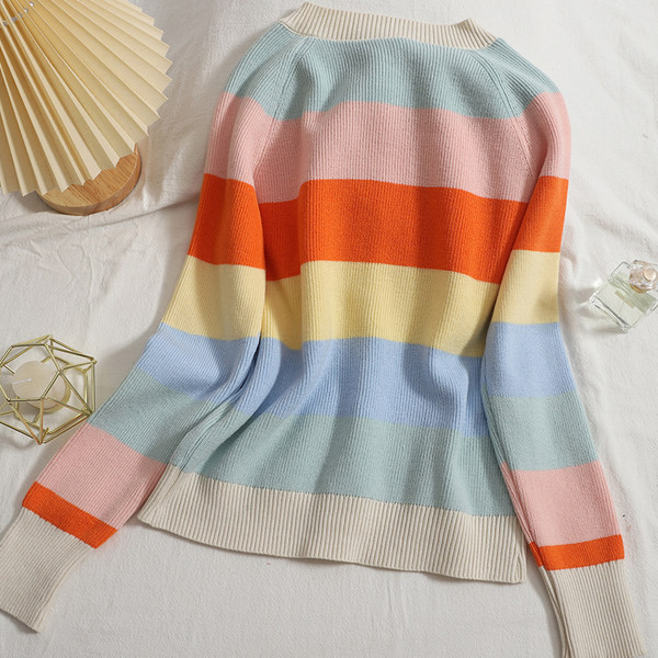 Uus mudel igapäevasest naiste triibulisest ümara kaelusega vestist