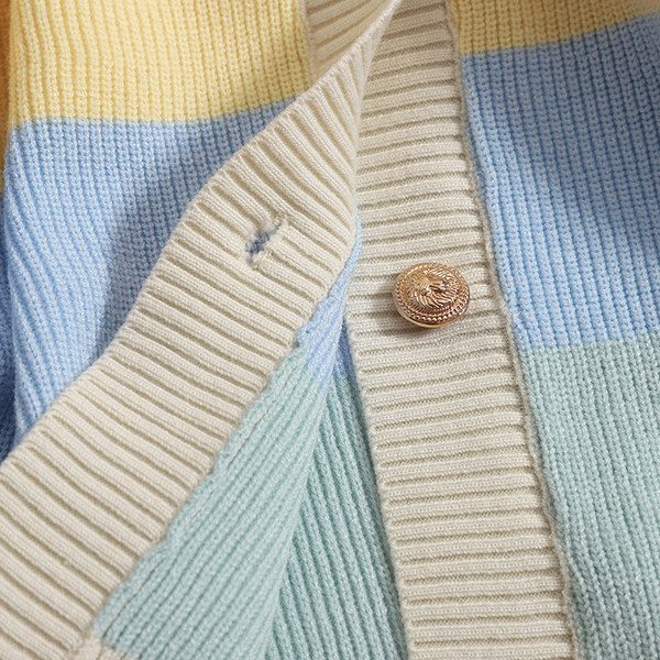 Uus mudel igapäevasest naiste triibulisest ümara kaelusega vestist