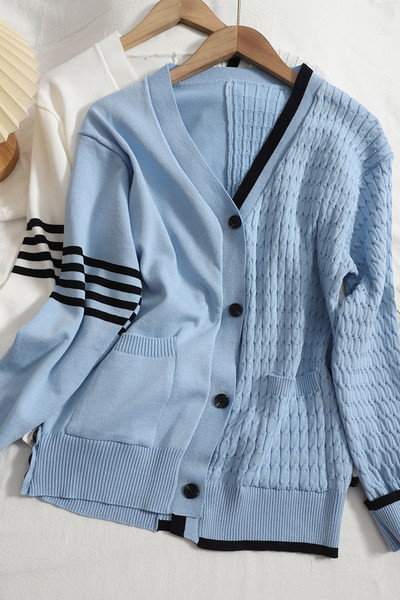 Μοντέρνα γυναικεία πλεκτή ζακέτα με spitz λαιμόκοψη σε λευκό και μπλε χρώμα