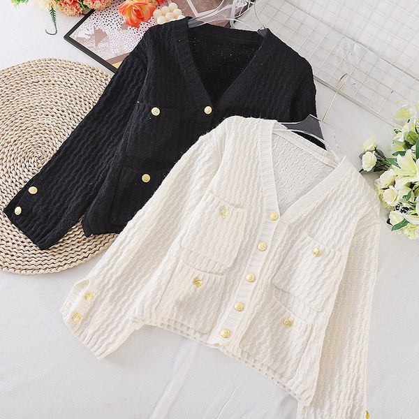 Kolmes värvitoonis spitsikaela ja taskuga naistevest