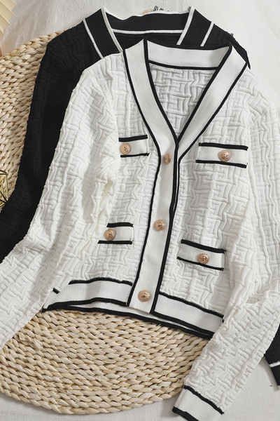 Νέο μοντέλο γυναικεία ζακέτα  με λαιμόκοψη V και μακριά μανίκια