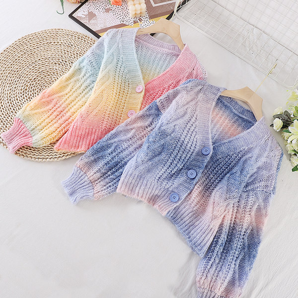 Naiste sillerdavate värvide ja nööpidega kardigan