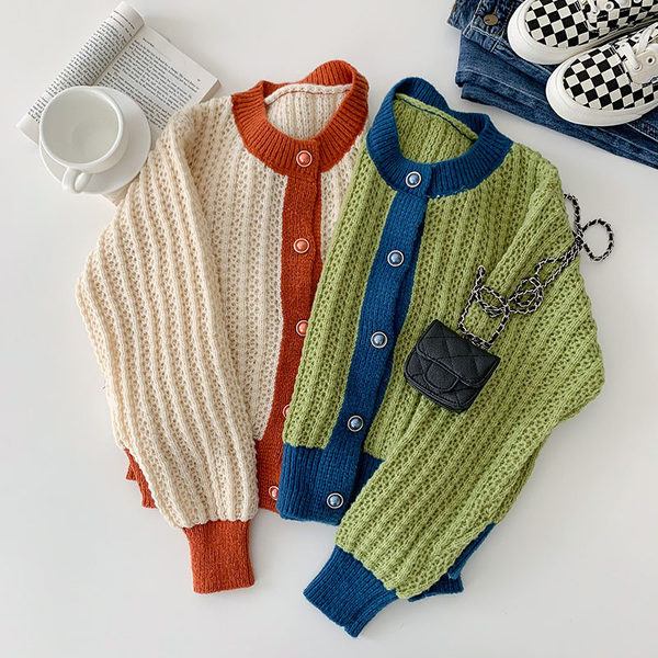 Naiste kootud vest ovaalse kaelusega