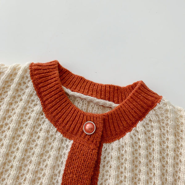 Naiste kootud vest ovaalse kaelusega