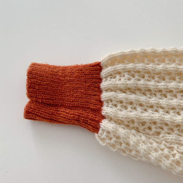 Naiste kootud vest ovaalse kaelusega