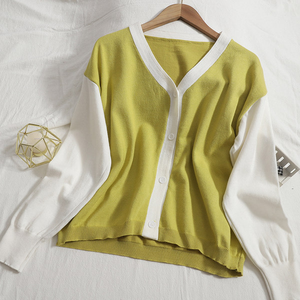 Naiste vabaaja vest nööpide ja spitsikaelusega - kolme värvi