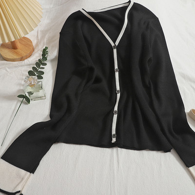 Naiste vabaaja ühevärviline vest spitsikaelusega ja pikkade varrukatega