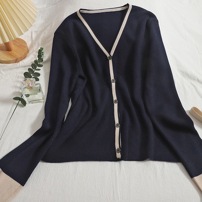 Naiste vabaaja ühevärviline vest spitsikaelusega ja pikkade varrukatega