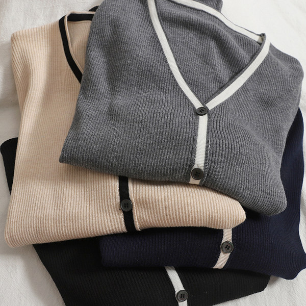 Naiste vabaaja ühevärviline vest spitsikaelusega ja pikkade varrukatega