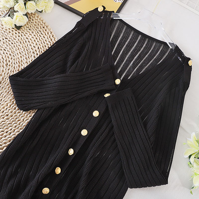 Γυναικεία πλεκτή ζακέτα  με spitz λαιμόκοψη και κουμπιά