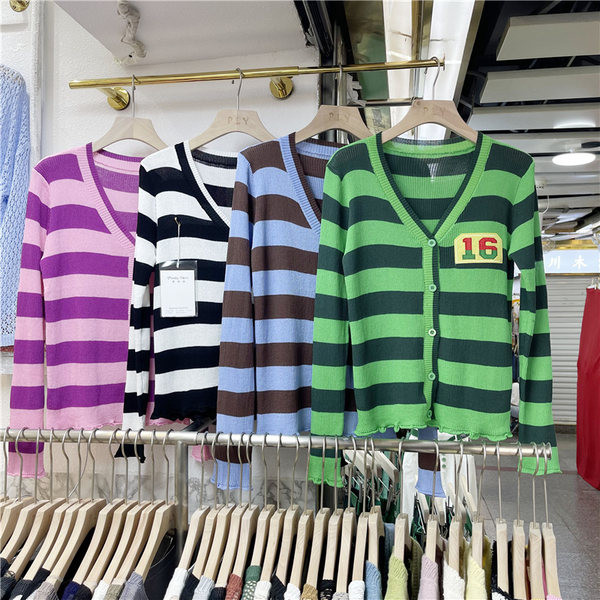 Embleemi ja pikkade varrukatega vabaaja naiste vest