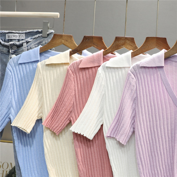 Vékony kötésből készült, rövid ujjú női kardigán