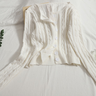 Vesta de dama de toamna cu decolteu rotund si nasturi