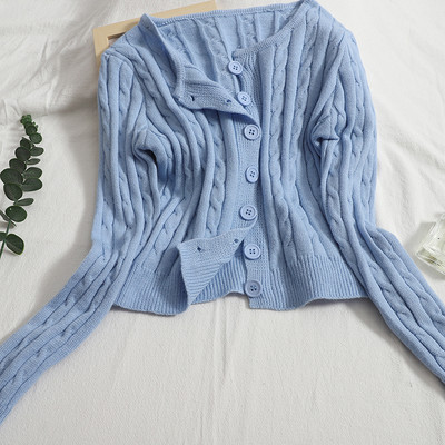 Vesta de dama de toamna cu decolteu rotund si nasturi