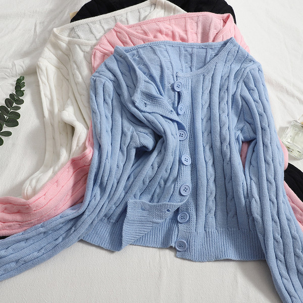 Vesta de dama de toamna cu decolteu rotund si nasturi