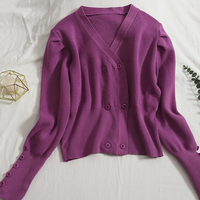 Modern női mellény spitz nyakkivágással és aszimmetrikus rögzítéssel