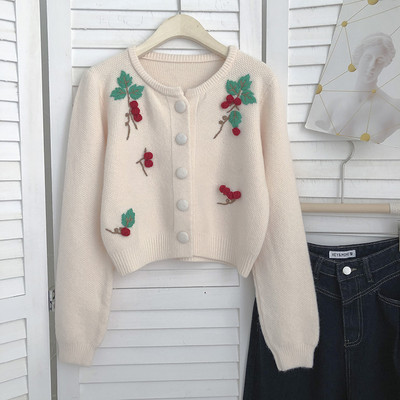 Γυναικεία ζακέτα με κουμπιά και κέντημα