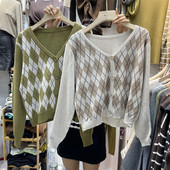 Naiste kootud vest nööpide ja pikkade varrukatega-spits-kaelusega