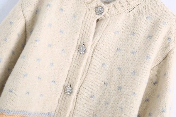 Vastag őszi mellény gombokkal