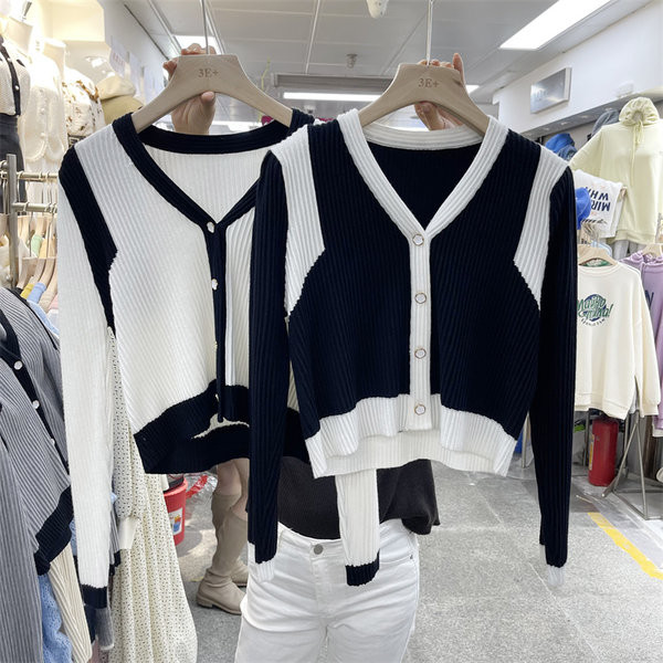 Naiste sügisvest pikkade varrukate ja nööpidega