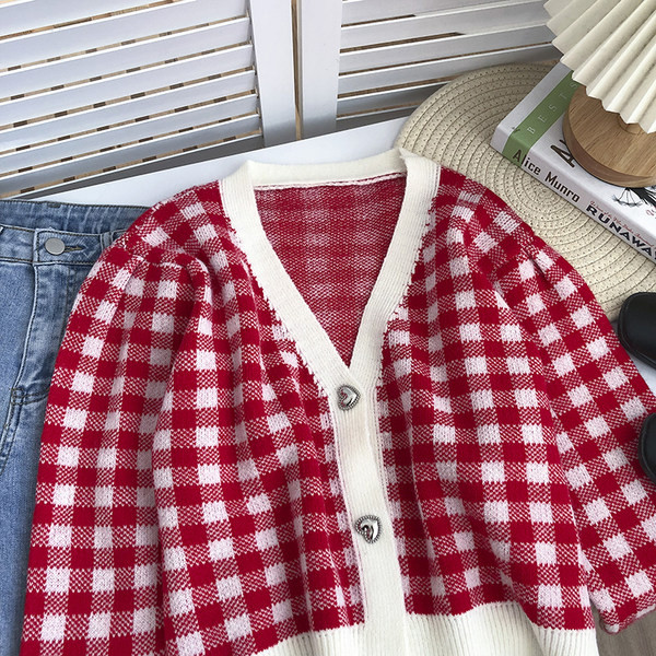 Női kockás kardigán szív alakú gombokkal