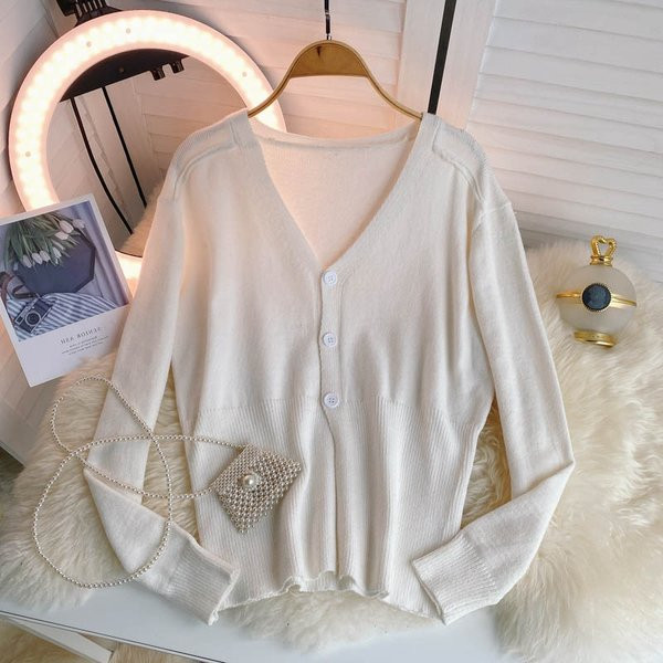 Vékony kötésből és spitz nyakkivágásból készült női kardigán négy színben