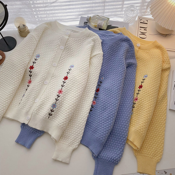 Moodne naiste kardigan tikandi ja ümara kaelusega