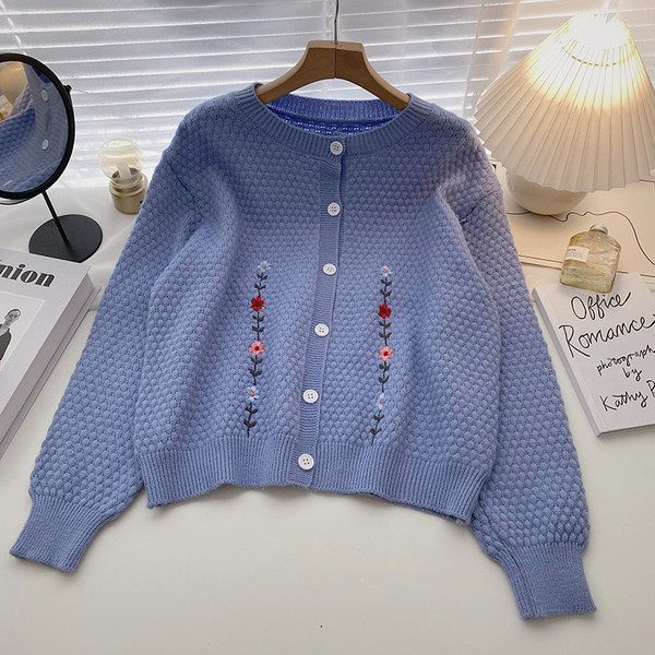 Moodne naiste kardigan tikandi ja ümara kaelusega