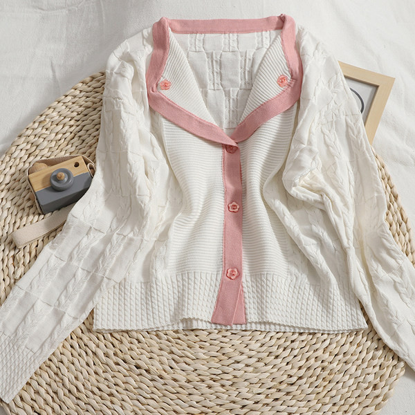 Naiste vabaaja nööpide ja pikkade varrukatega kardigan valge ja roosa