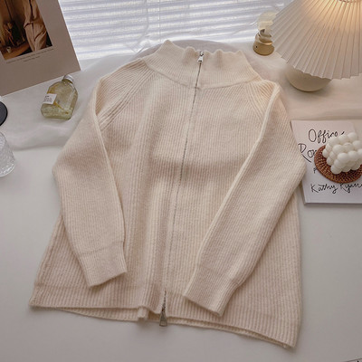 Vabaaja vest luku ja kõrge kraega