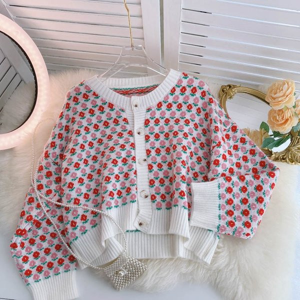 Naiste lai vest ovaalse kaelusega