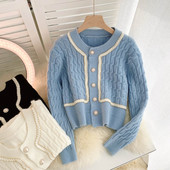 Ümara kaelusega ja nööpidega vabaaja naistevest – mitut värvi