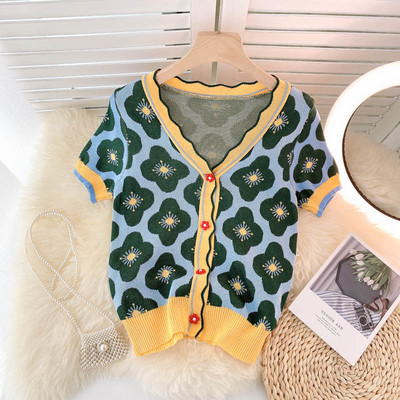 Γυναικεία ζακέτα με κοντά μανίκια και κουμπιά