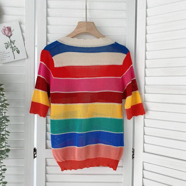 Naiste värviline vest spits-kaelusega ja lühikeste varrukatega