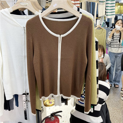 Ovaalse kaelusega ja tõmblukuga vabaajavest naistele