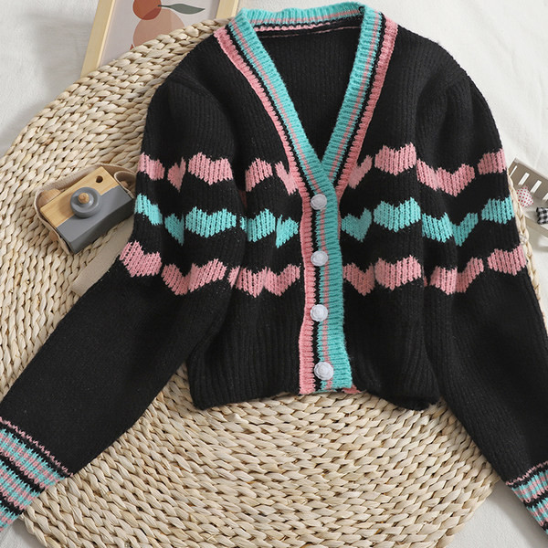 kötött női kardigán spitz nyakkivágással, fehér és fekete színben