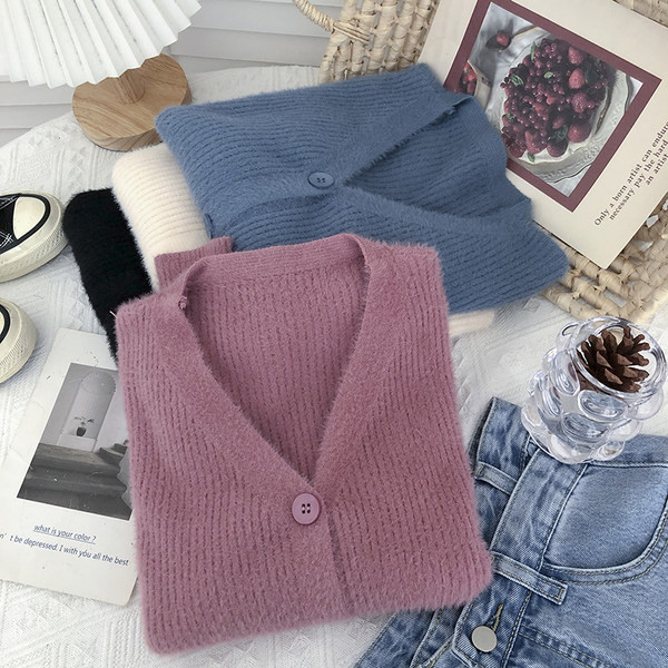 Γυναικεία ζακέτα με V-λαιμόκοψη και κουμπιά