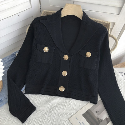 Naiste kardigan kuldsete nööpide ja taskutega