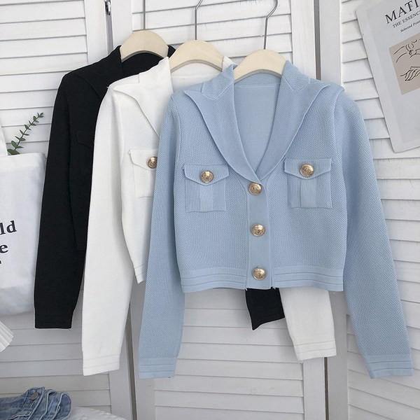 Naiste kardigan kuldsete nööpide ja taskutega