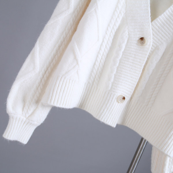 Γυναικεία ζακέτα με κουμπιά και spitz λαιμόκοψη - τρία χρώματα