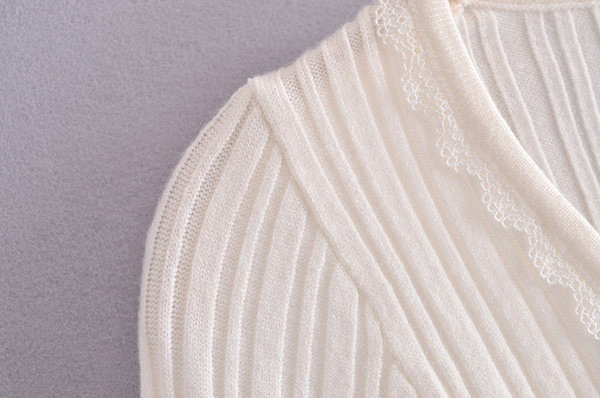 Εφαρμοσμένη κοτλέ  ζακέτα με spitz λαιμόκοψη