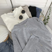 Õhukesest kudumisest ja ovaalsest kaelusega naiste kardigan