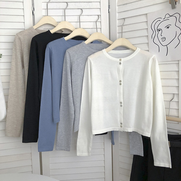 Õhukesest kudumisest ja ovaalsest kaelusega naiste kardigan