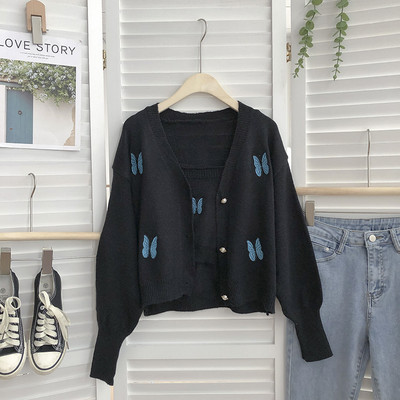 Naiste vabaajavest pärlite ja tikanditega