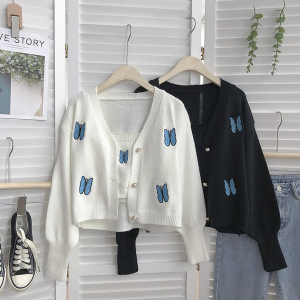 Naiste vabaajavest pärlite ja tikanditega