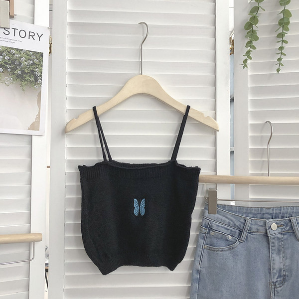 Naiste vabaajavest pärlite ja tikanditega