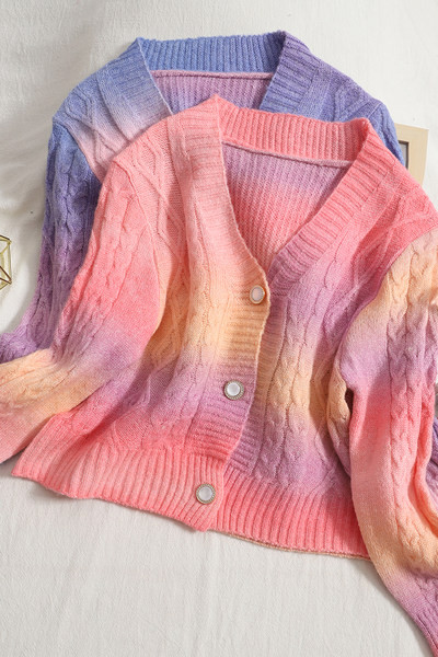 Uus mudel spits-kaelusega värvilisest naistevest - kaks värvi