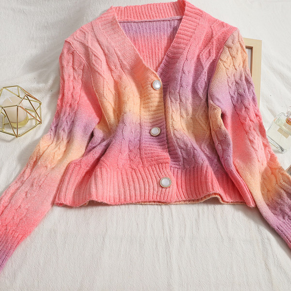 Uus mudel spits-kaelusega värvilisest naistevest - kaks värvi