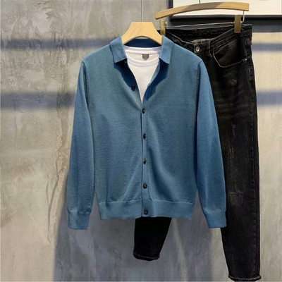 Moodne meeste nööpidega vest tavaline mudel